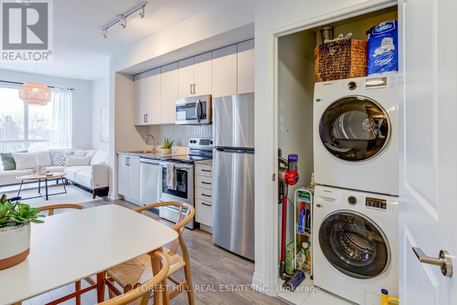 304 - 10 Meadowglen Place, Toronto, Ontario  M5G 0A8 - Photo 27 - E12678420