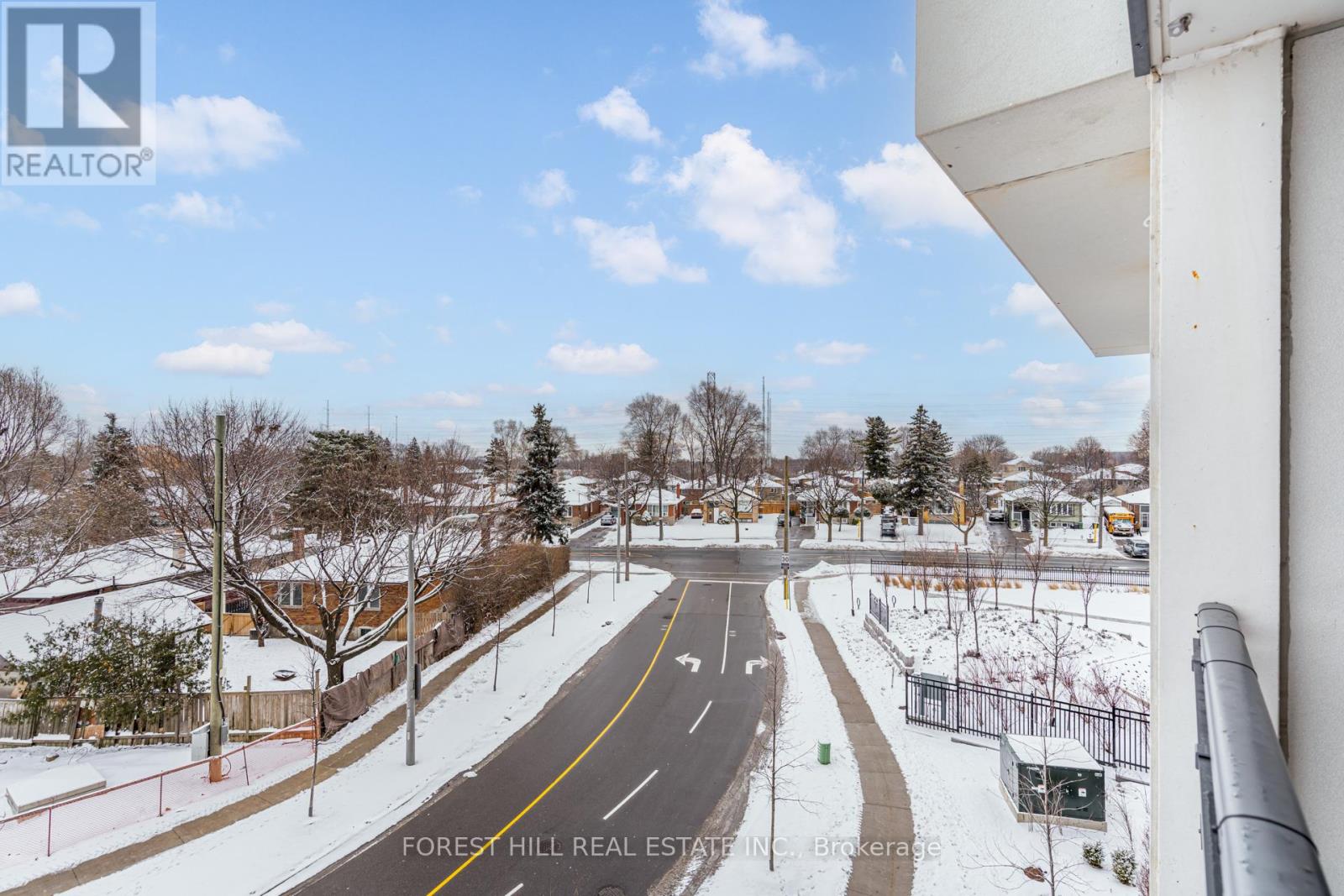 304 - 10 Meadowglen Place, Toronto, Ontario  M5G 0A8 - Photo 30 - E12678420