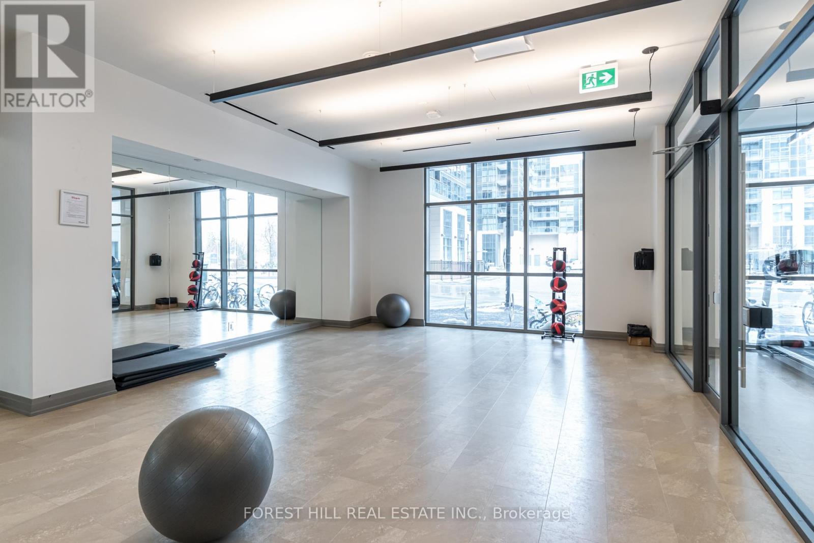 304 - 10 Meadowglen Place, Toronto, Ontario  M5G 0A8 - Photo 36 - E12678420