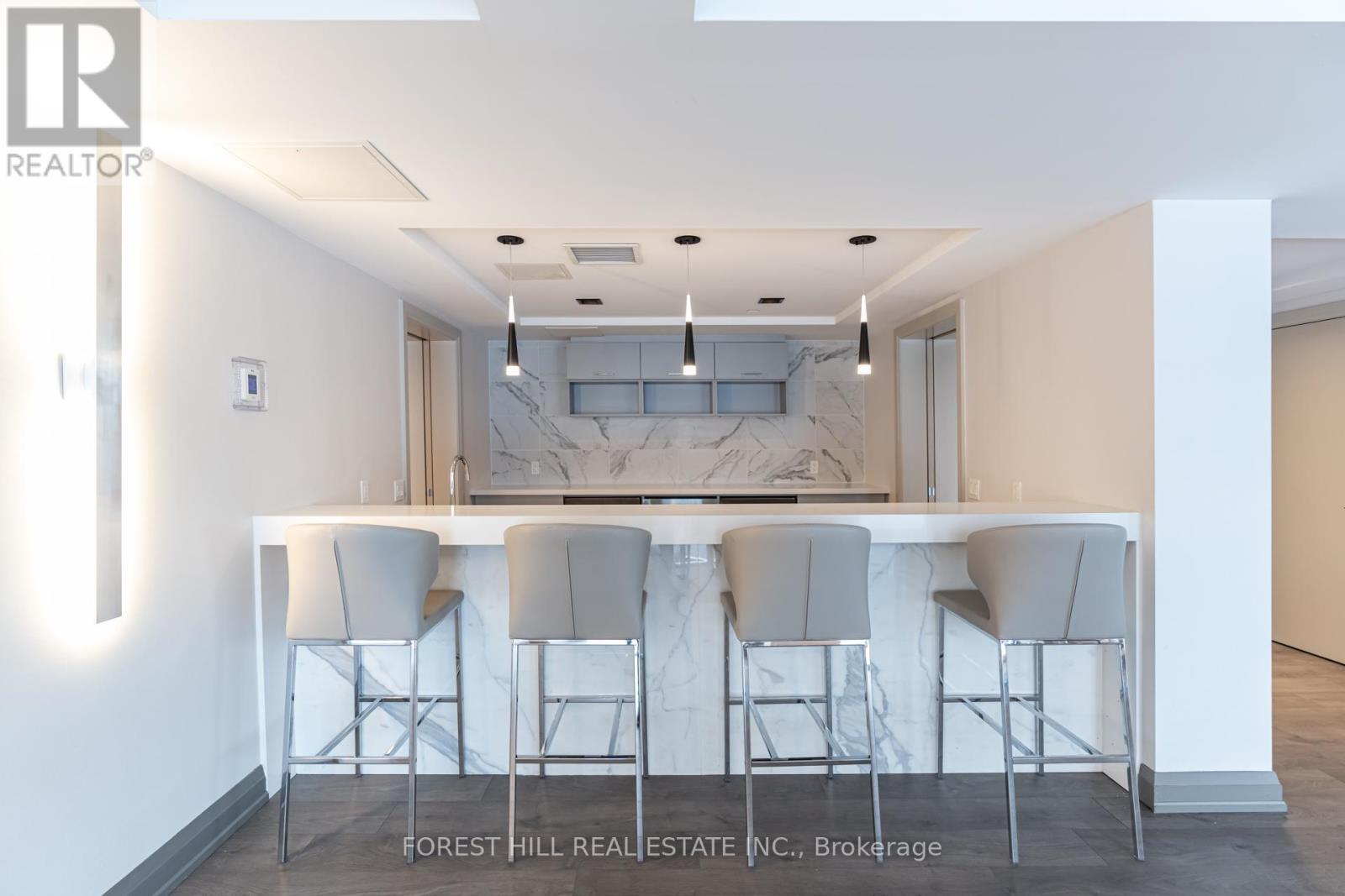 304 - 10 Meadowglen Place, Toronto, Ontario  M5G 0A8 - Photo 43 - E12678420