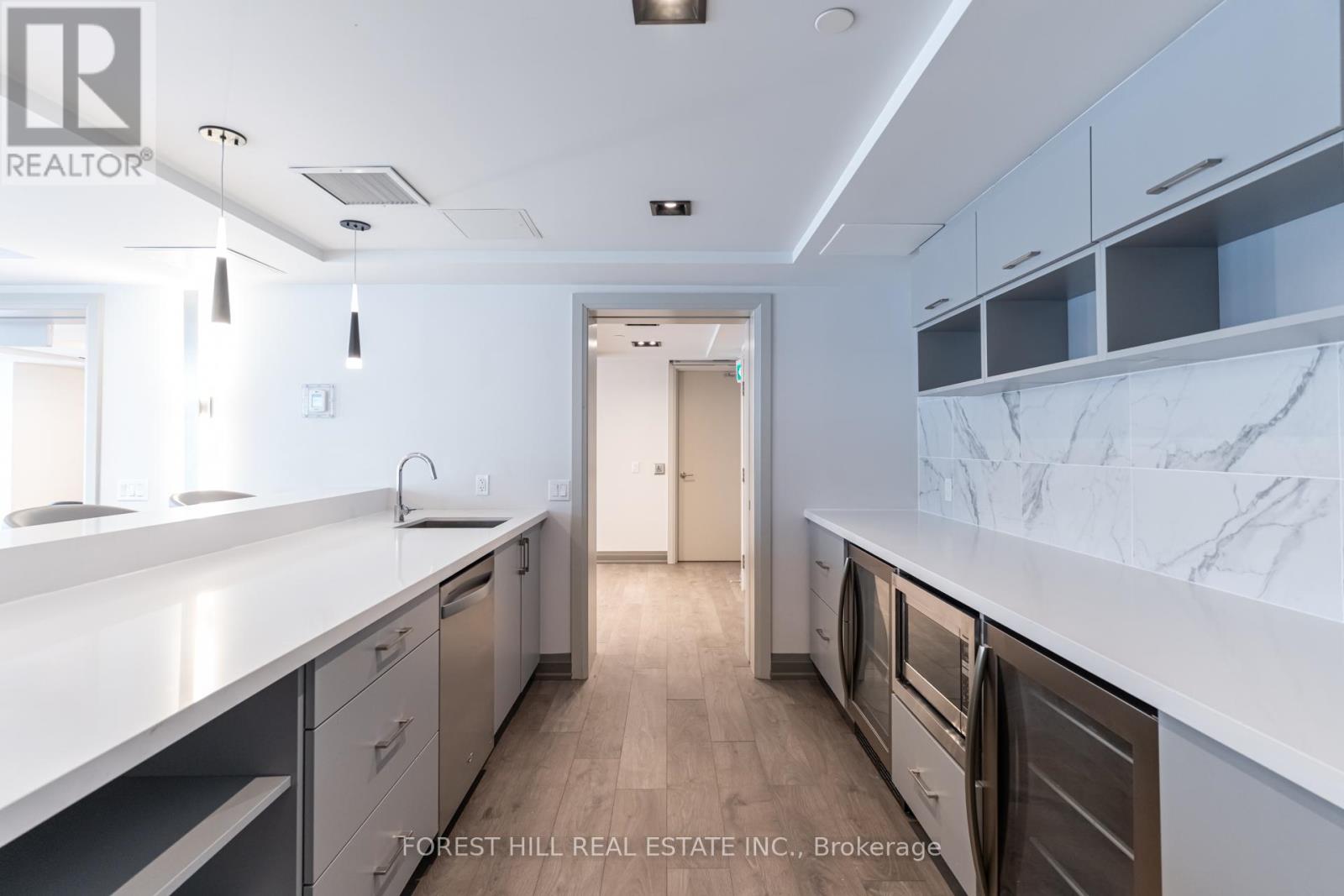 304 - 10 Meadowglen Place, Toronto, Ontario  M5G 0A8 - Photo 44 - E12678420