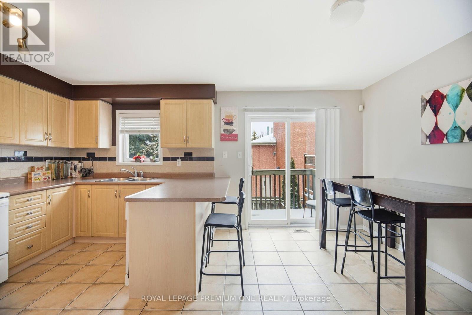 31 - 19 Foxchase Avenue, Vaughan, Ontario  L4L 9M9 - Photo 11 - N12678316