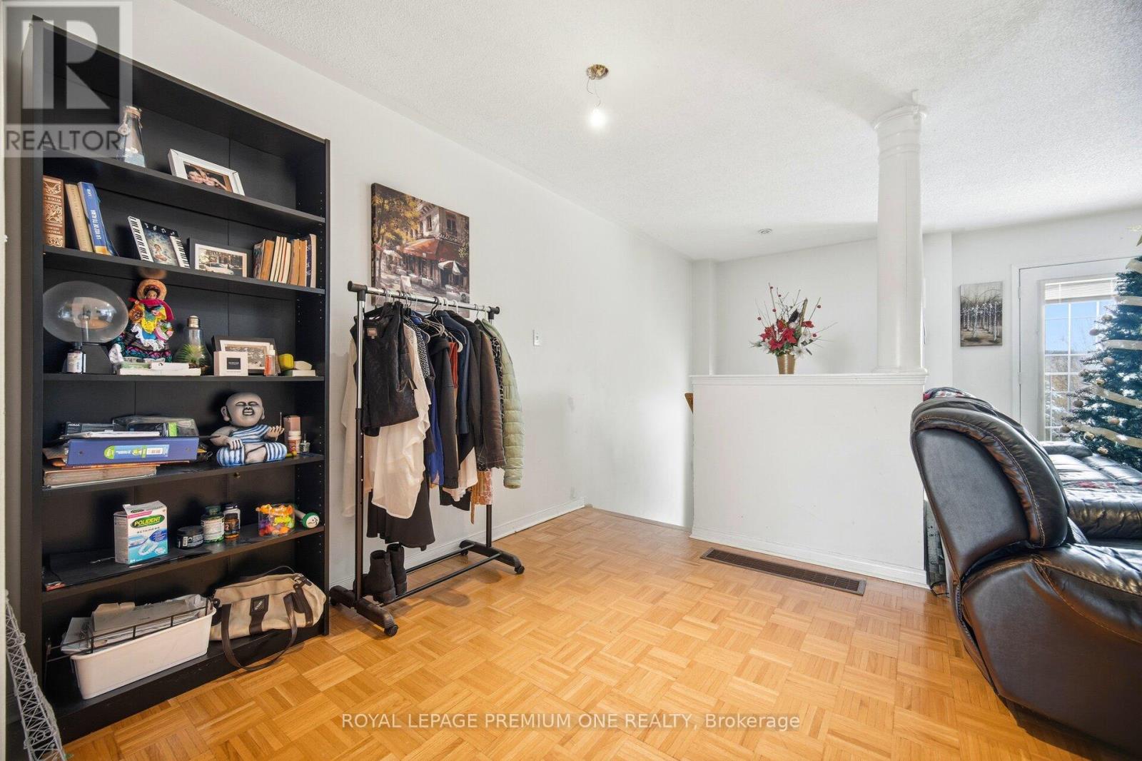 31 - 19 Foxchase Avenue, Vaughan, Ontario  L4L 9M9 - Photo 8 - N12678316