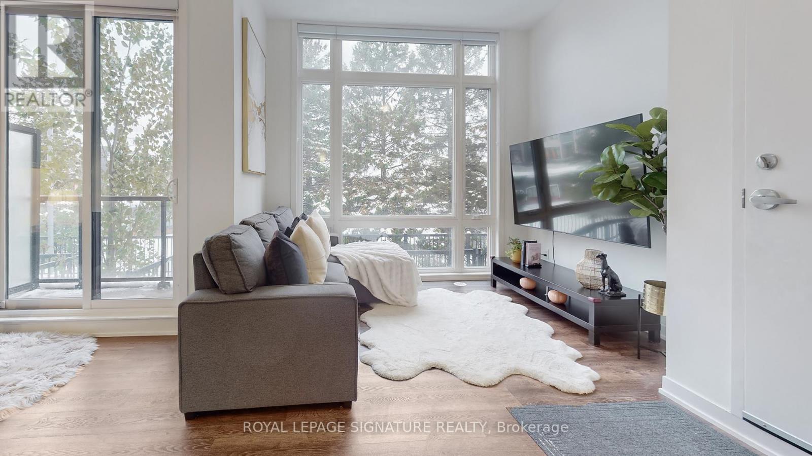 1517 - 11 David Eyer Road, Richmond Hill, Ontario  L4S 0N3 - Photo 2 - N12678340