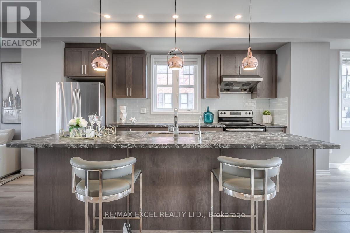 19 Boadway Crescent, Whitchurch-Stouffville, Ontario  L4A 1X9 - Photo 10 - N12678440