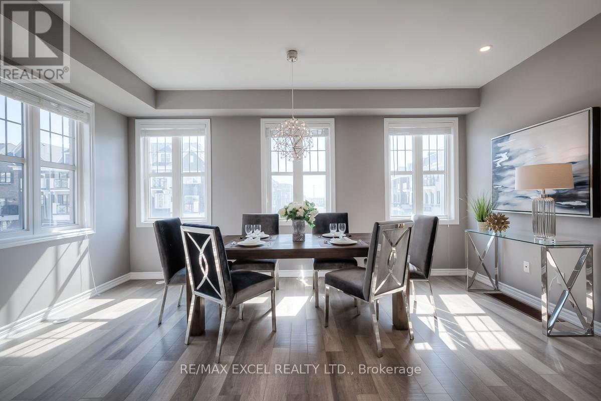 19 Boadway Crescent, Whitchurch-Stouffville, Ontario  L4A 1X9 - Photo 15 - N12678440