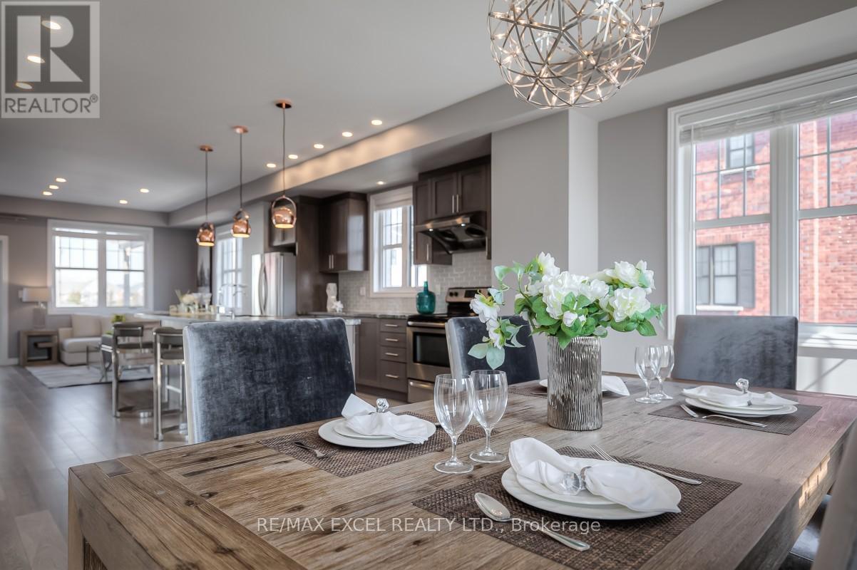 19 Boadway Crescent, Whitchurch-Stouffville, Ontario  L4A 1X9 - Photo 18 - N12678440