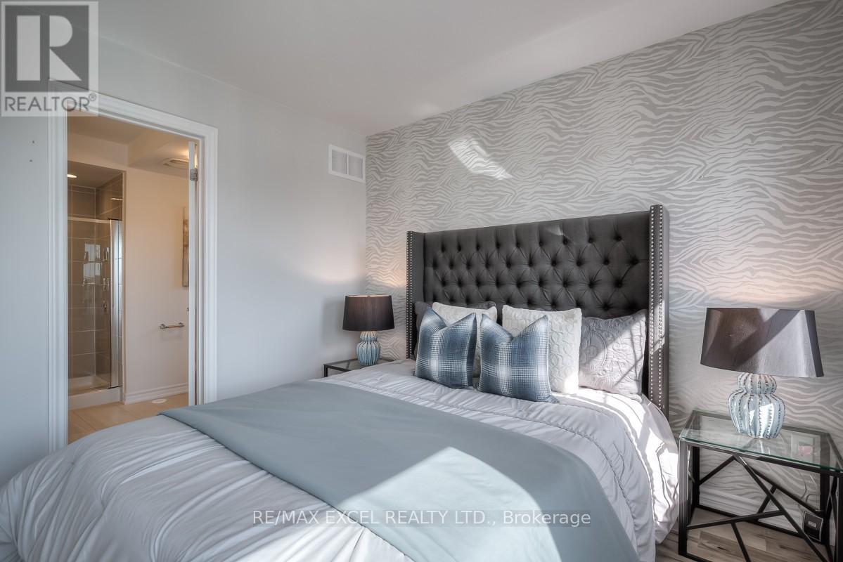 19 Boadway Crescent, Whitchurch-Stouffville, Ontario  L4A 1X9 - Photo 25 - N12678440