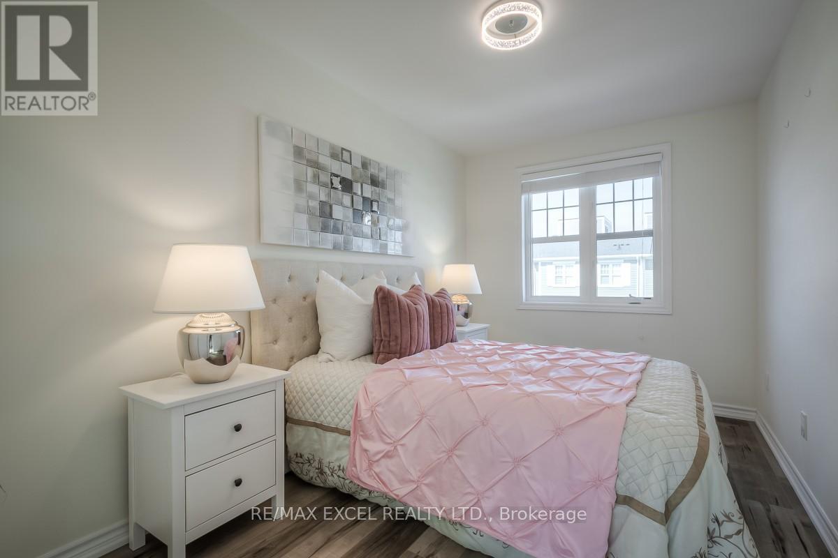 19 Boadway Crescent, Whitchurch-Stouffville, Ontario  L4A 1X9 - Photo 31 - N12678440