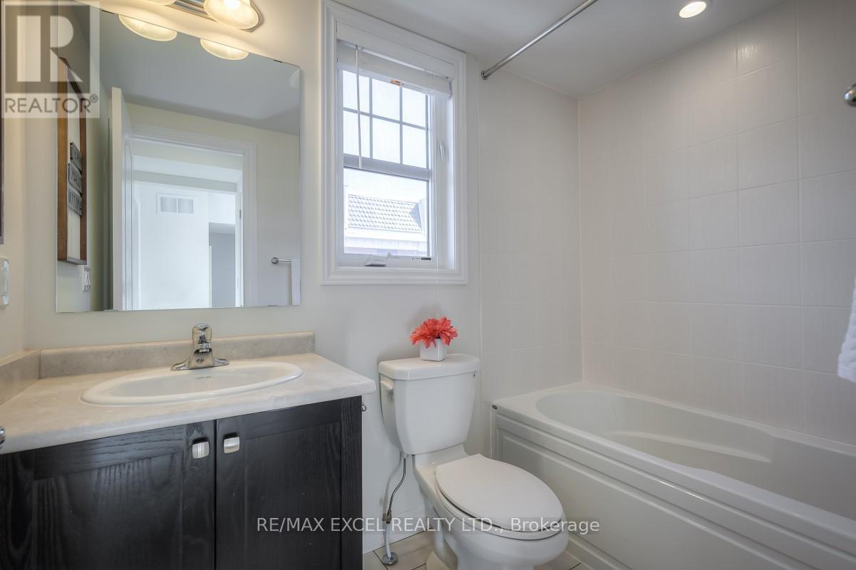 19 Boadway Crescent, Whitchurch-Stouffville, Ontario  L4A 1X9 - Photo 33 - N12678440