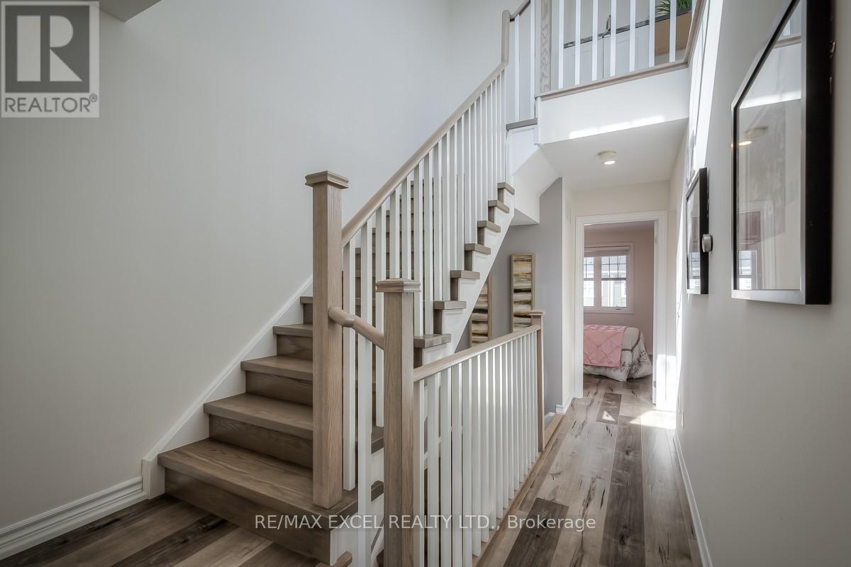 19 Boadway Crescent, Whitchurch-Stouffville, Ontario  L4A 1X9 - Photo 34 - N12678440