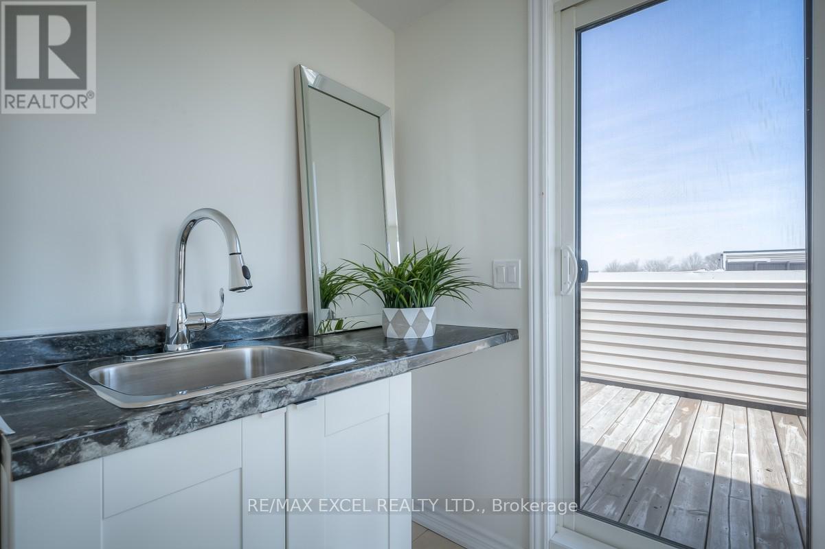 19 Boadway Crescent, Whitchurch-Stouffville, Ontario  L4A 1X9 - Photo 37 - N12678440