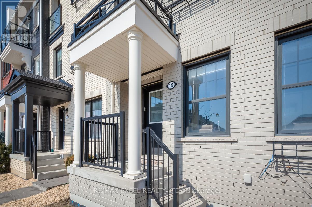 19 Boadway Crescent, Whitchurch-Stouffville, Ontario  L4A 1X9 - Photo 43 - N12678440