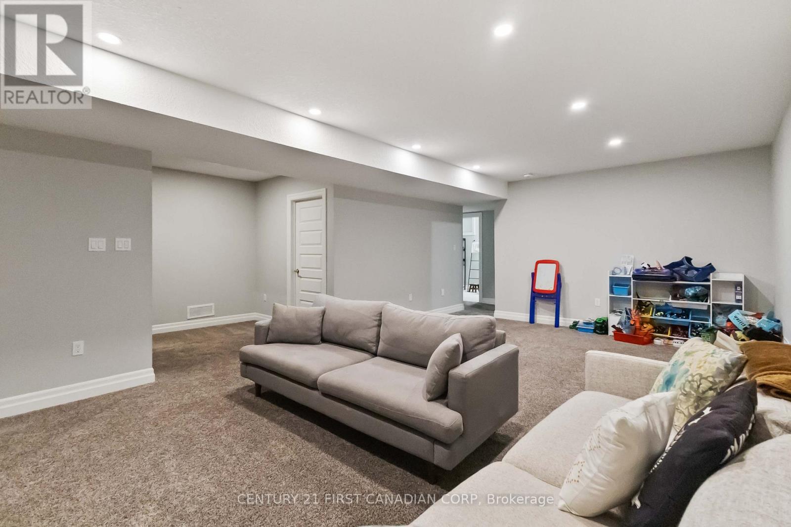 1816 Ballymote Avenue, London North, Ontario  N5X 0J3 - Photo 38 - X12674266