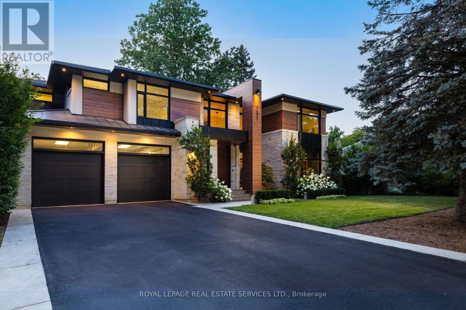 1471 Rogerswood Court, Mississauga, Ontario  L5J 1R7 - Photo 1 - W12678320