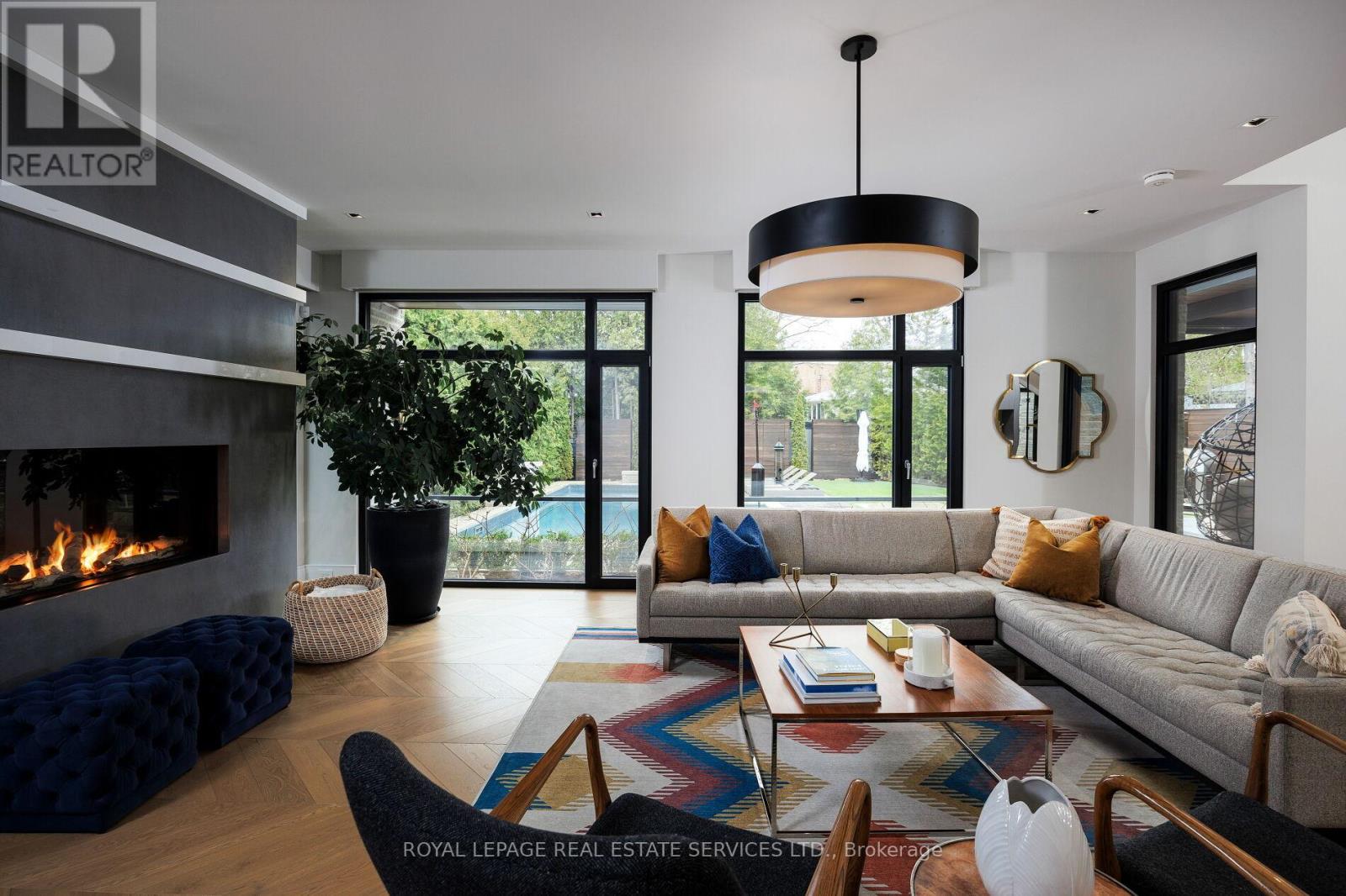 1471 Rogerswood Court, Mississauga, Ontario  L5J 1R7 - Photo 12 - W12678320