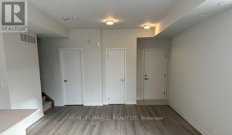 02 - 3415 Ridgeway Drive, Mississauga, Ontario  L5L 0B9 - Photo 10 - W12678334