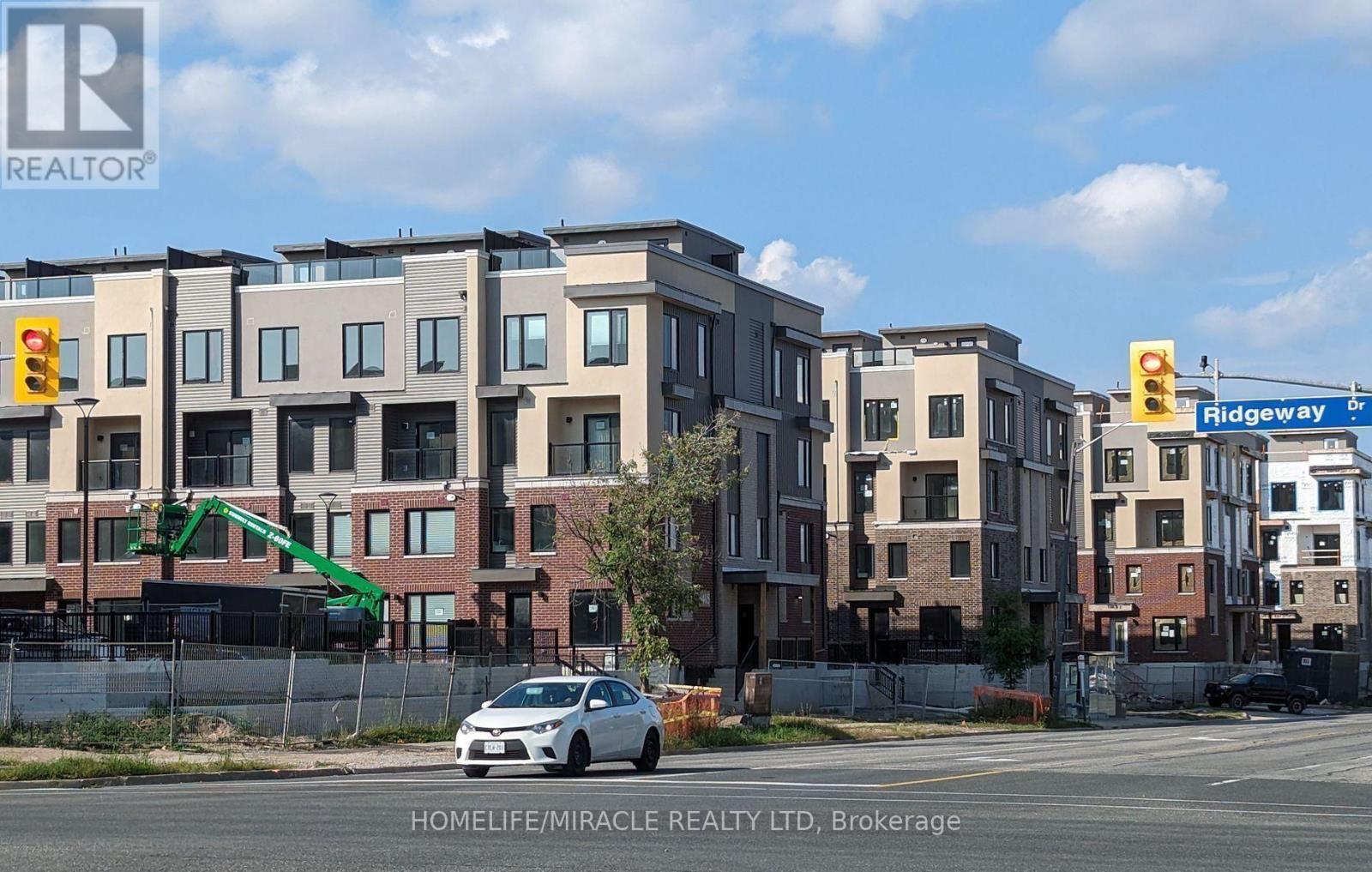 02 - 3415 Ridgeway Drive, Mississauga, Ontario  L5L 0B9 - Photo 2 - W12678334