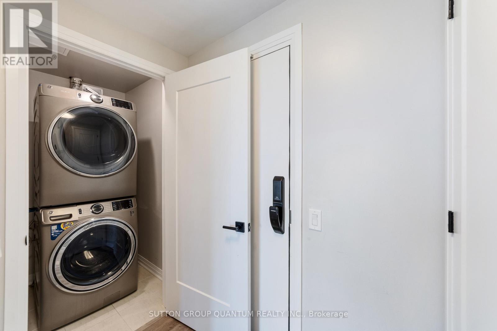 324 - 95 Dundas Street W, Oakville, Ontario  L6M 5N4 - Photo 5 - W12678350