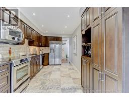 32 HEATHCLIFFE SQUARE, Brampton, Ontario