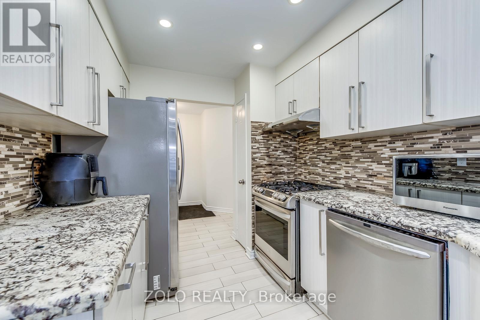 10 - 45 Bristol Road E, Mississauga, Ontario  L4Z 3P5 - Photo 4 - W12678402