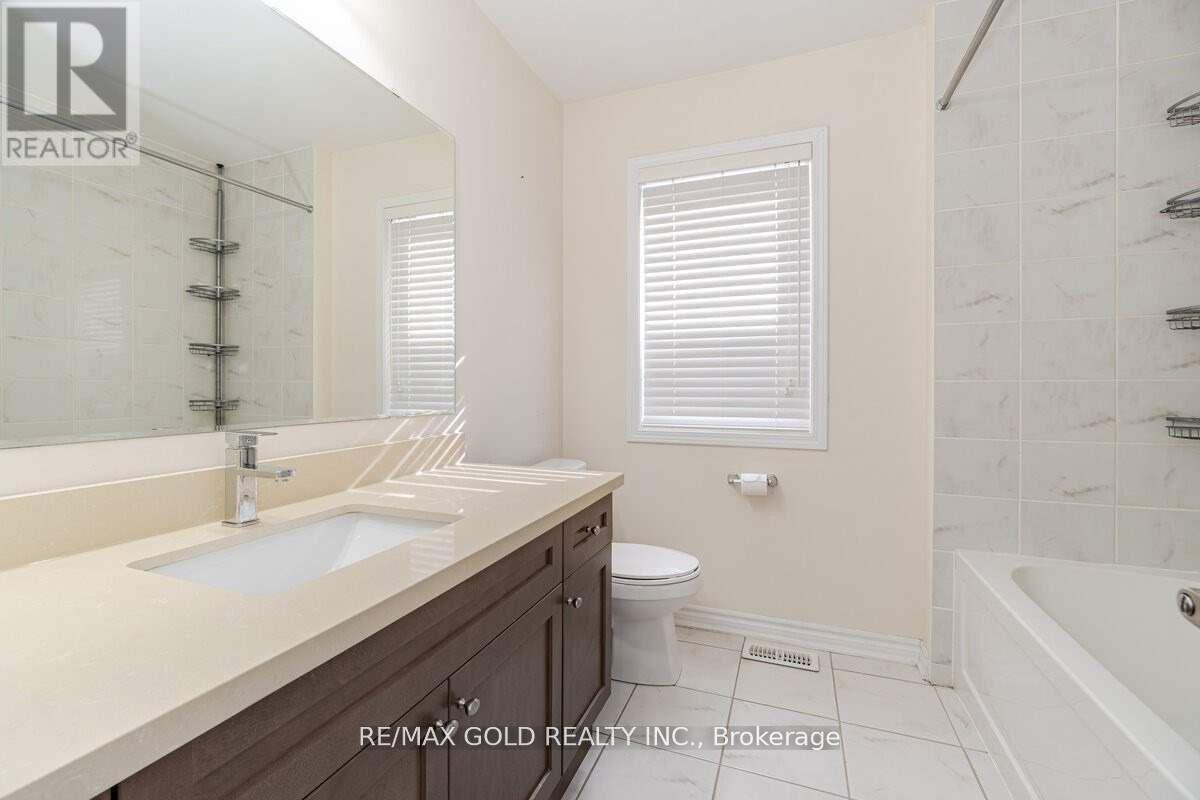 31 Troyer Street, Brampton, Ontario  L7A 4T3 - Photo 13 - W12678444