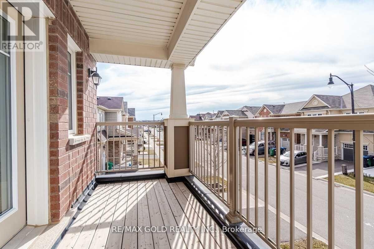 31 Troyer Street, Brampton, Ontario  L7A 4T3 - Photo 15 - W12678444