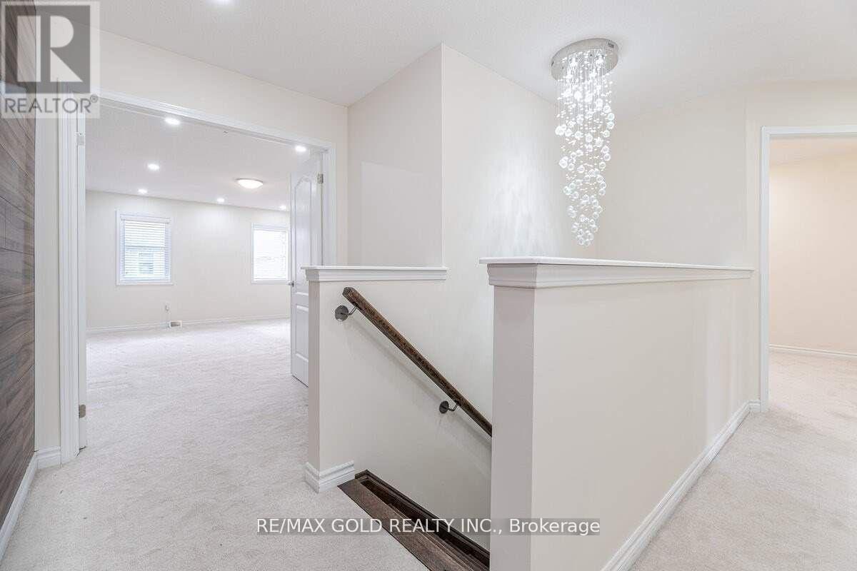 31 Troyer Street, Brampton, Ontario  L7A 4T3 - Photo 19 - W12678444