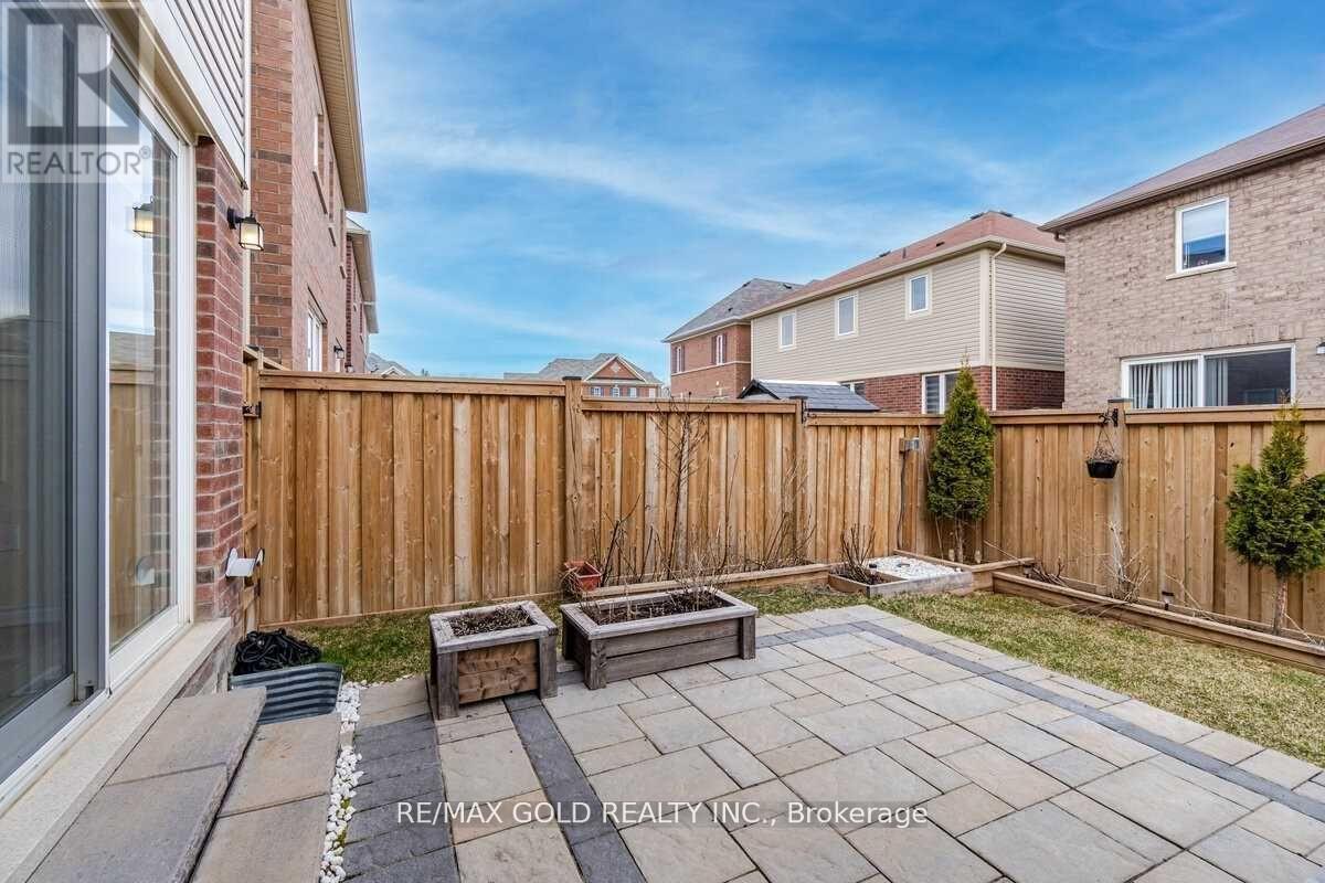 31 Troyer Street, Brampton, Ontario  L7A 4T3 - Photo 21 - W12678444