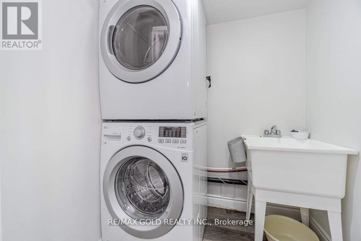 31 Troyer Street, Brampton, Ontario  L7A 4T3 - Photo 9 - W12678444