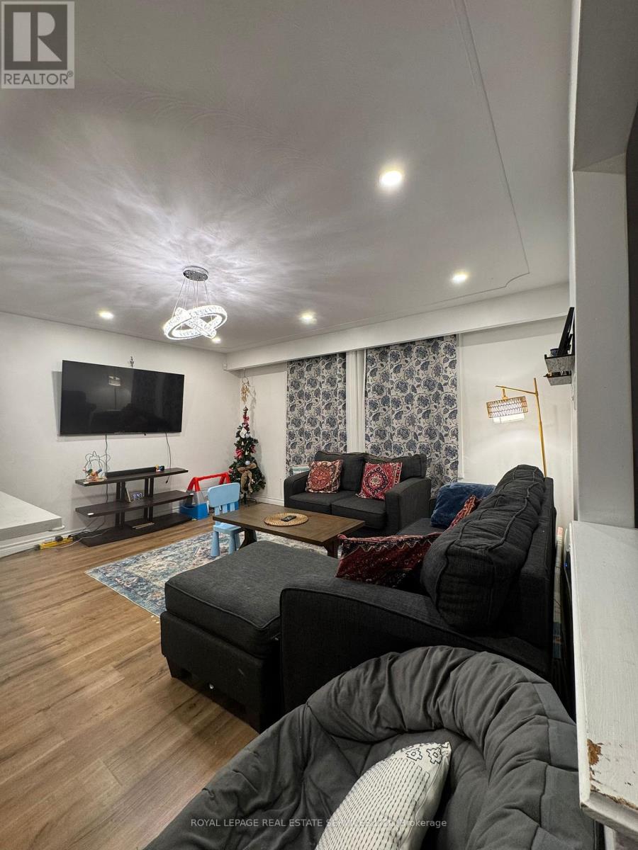 30 OBERMEYER DRIVE, Kitchener, Ontario