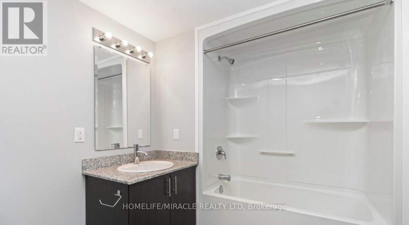 407a - 275 Larch Street E, Waterloo, Ontario  N2L 3R2 - Photo 1 - X12678422