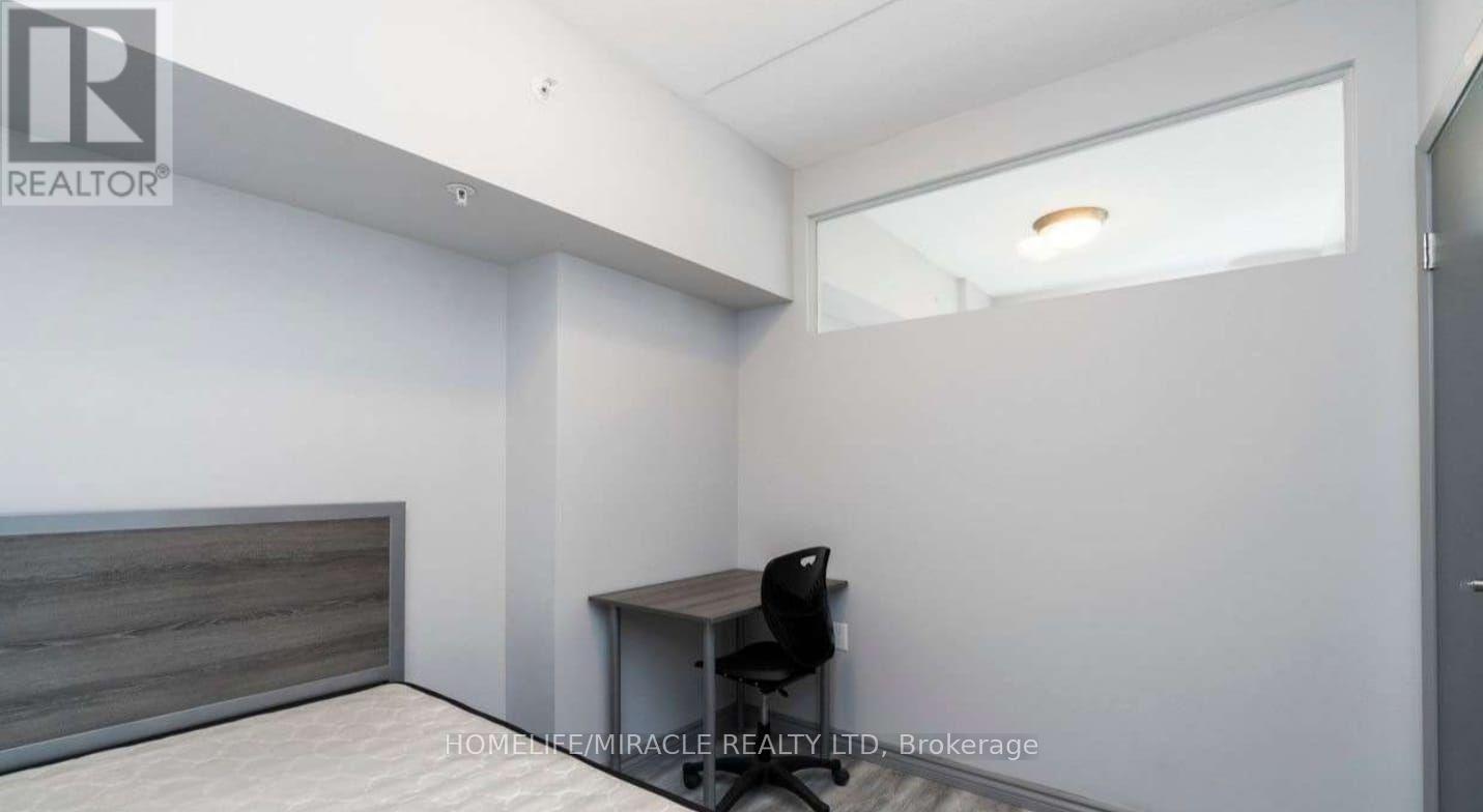 407a - 275 Larch Street E, Waterloo, Ontario  N2L 3R2 - Photo 2 - X12678422