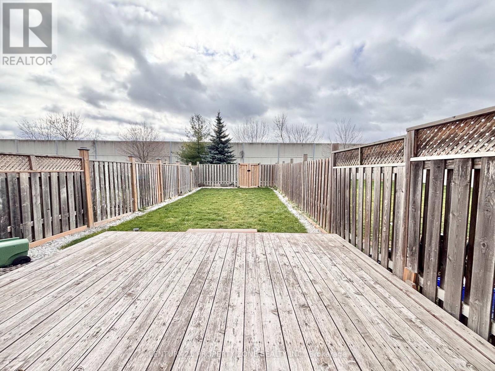 7 Marina Point Crescent, Hamilton, Ontario  L8E 0A4 - Photo 10 - X12678472