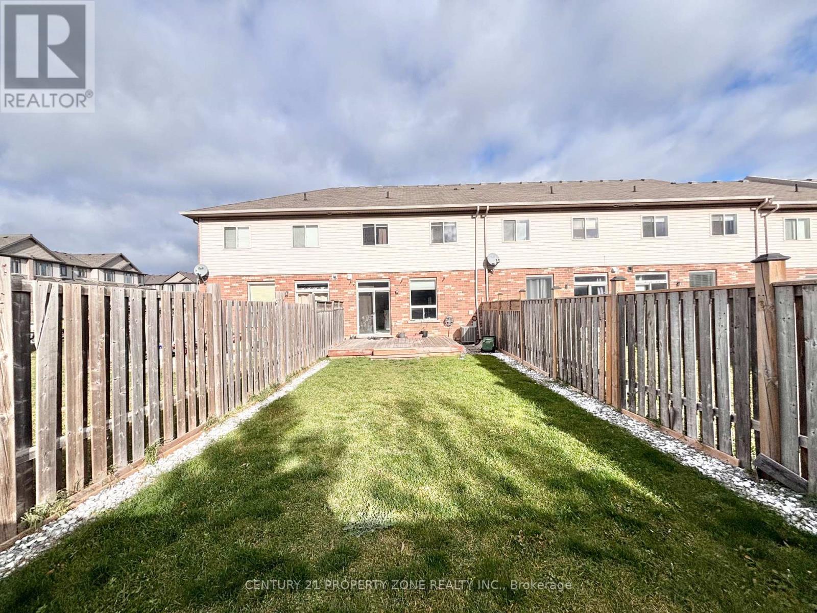 7 Marina Point Crescent, Hamilton, Ontario  L8E 0A4 - Photo 17 - X12678472