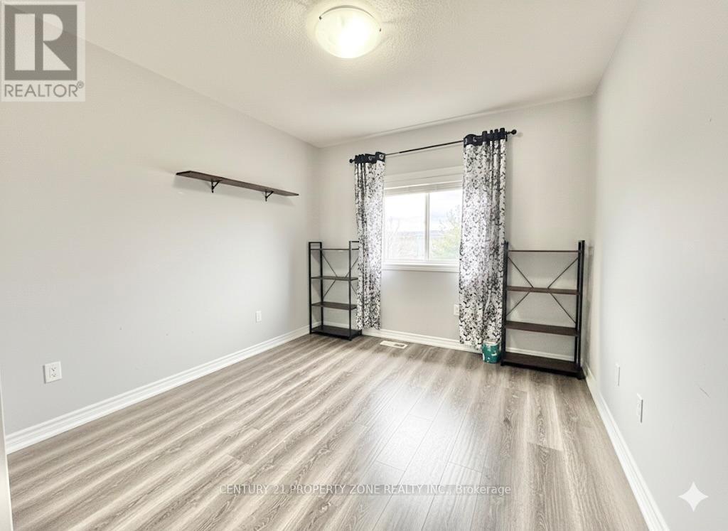 7 Marina Point Crescent, Hamilton, Ontario  L8E 0A4 - Photo 18 - X12678472