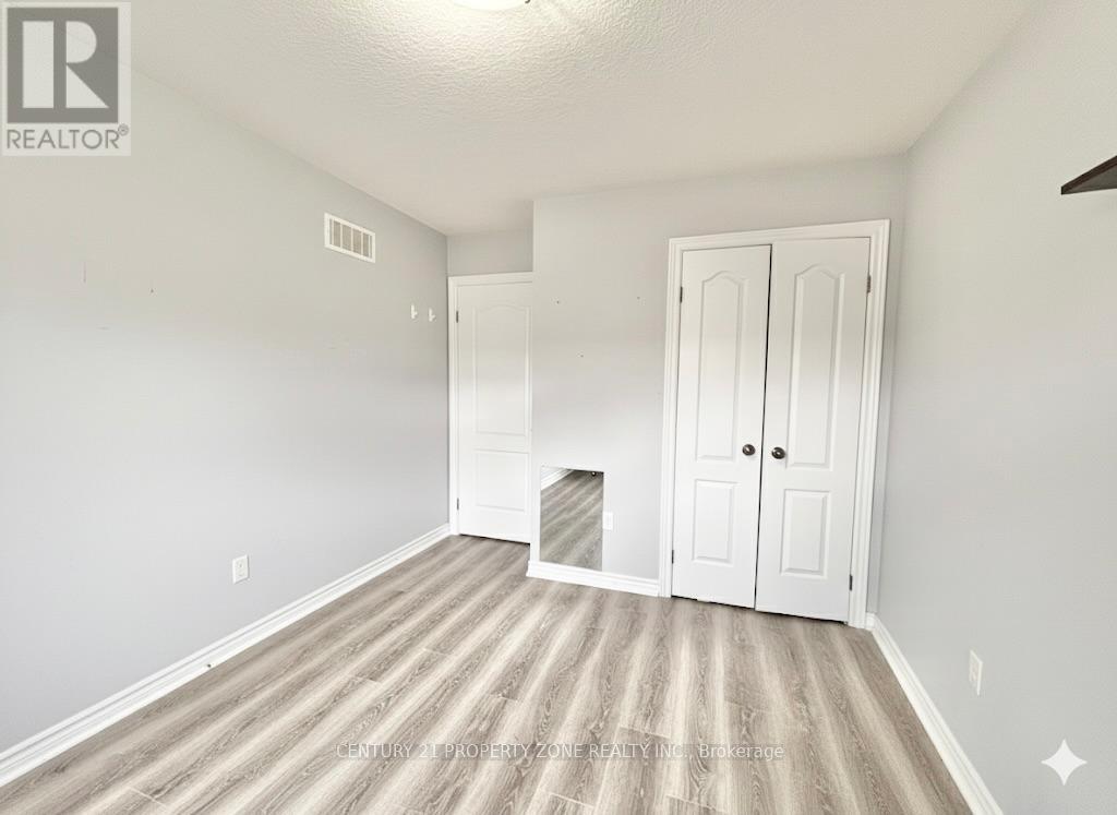 7 Marina Point Crescent, Hamilton, Ontario  L8E 0A4 - Photo 19 - X12678472