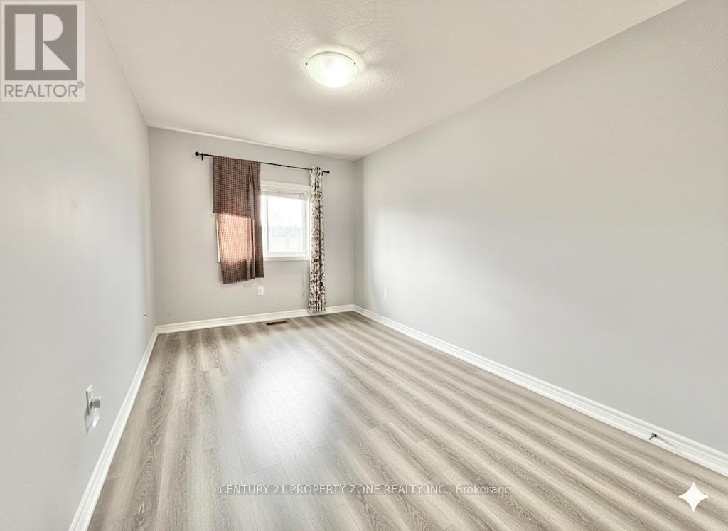 7 Marina Point Crescent, Hamilton, Ontario  L8E 0A4 - Photo 20 - X12678472