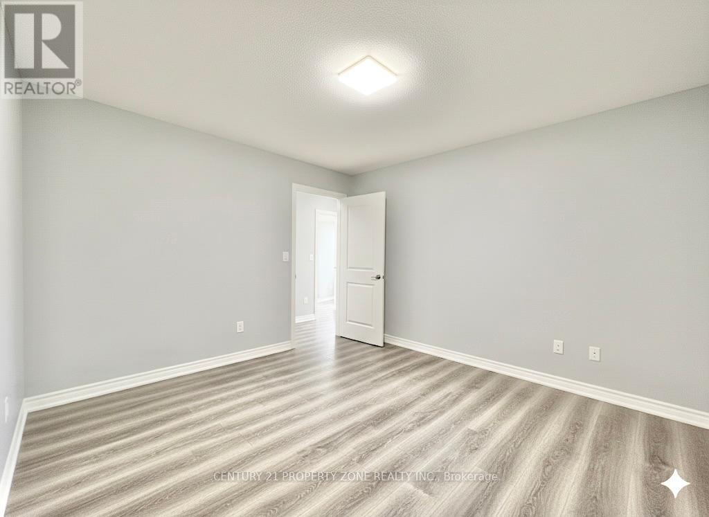 7 Marina Point Crescent, Hamilton, Ontario  L8E 0A4 - Photo 24 - X12678472