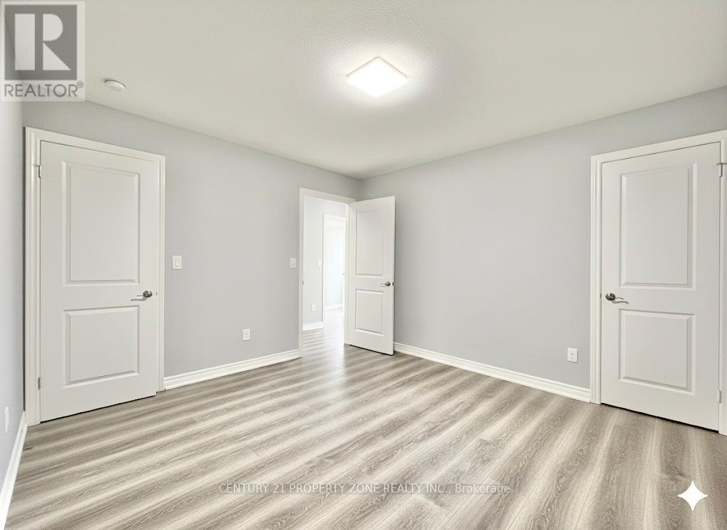 7 Marina Point Crescent, Hamilton, Ontario  L8E 0A4 - Photo 25 - X12678472