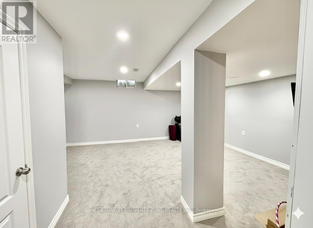 7 Marina Point Crescent, Hamilton, Ontario  L8E 0A4 - Photo 26 - X12678472