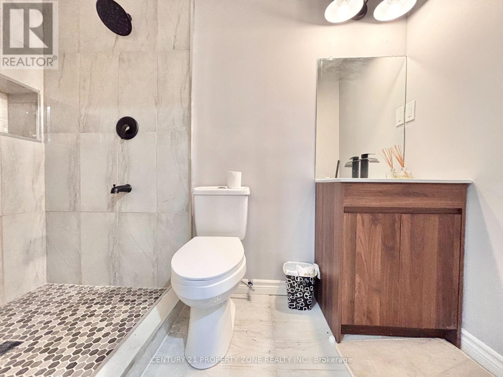 7 Marina Point Crescent, Hamilton, Ontario  L8E 0A4 - Photo 4 - X12678472