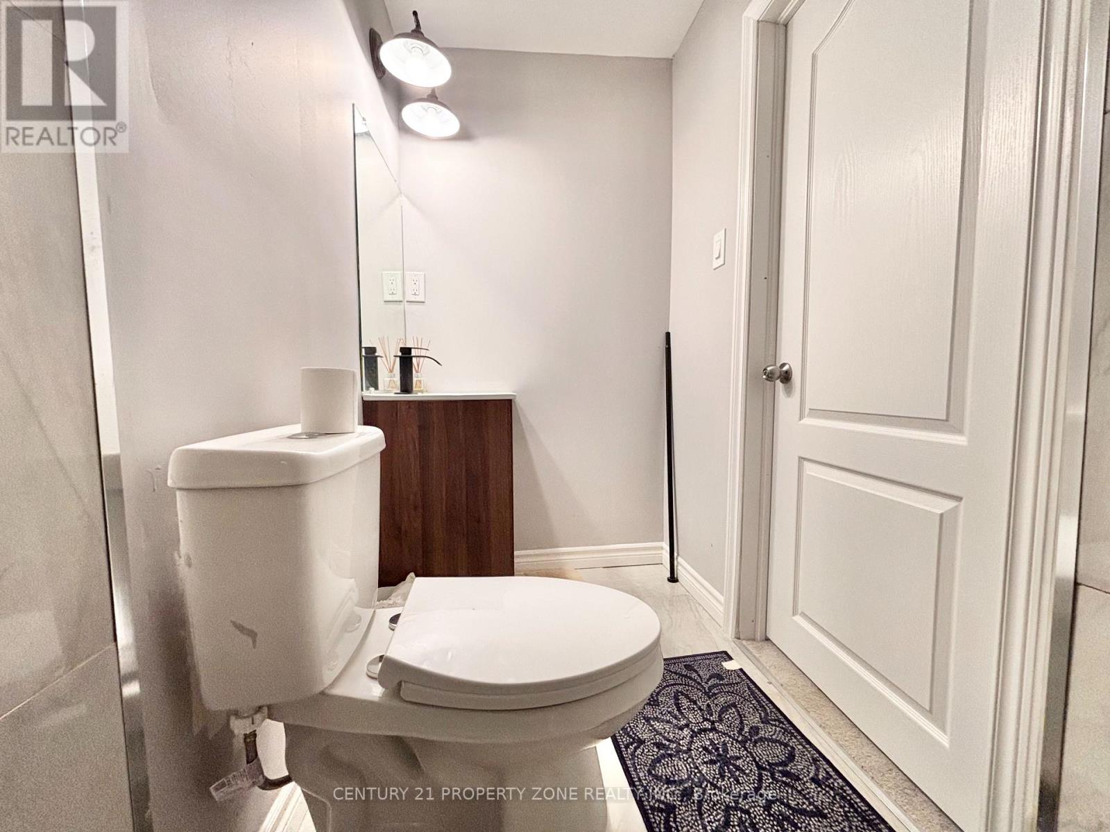 7 Marina Point Crescent, Hamilton, Ontario  L8E 0A4 - Photo 5 - X12678472