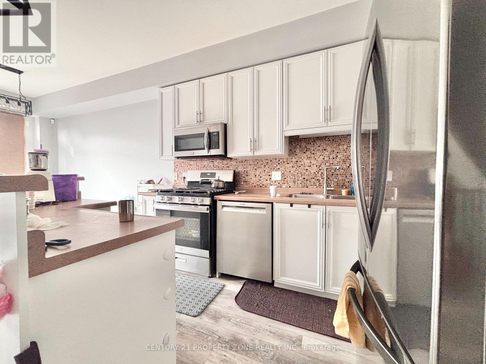 7 Marina Point Crescent, Hamilton, Ontario  L8E 0A4 - Photo 7 - X12678472