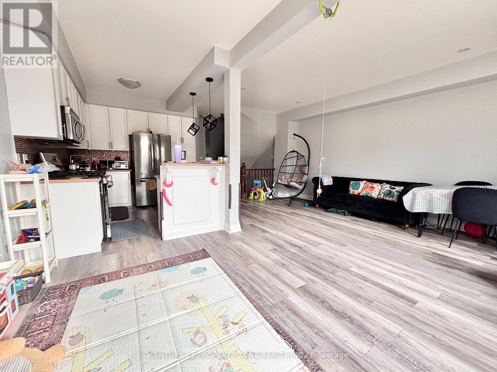 7 Marina Point Crescent, Hamilton, Ontario  L8E 0A4 - Photo 9 - X12678472