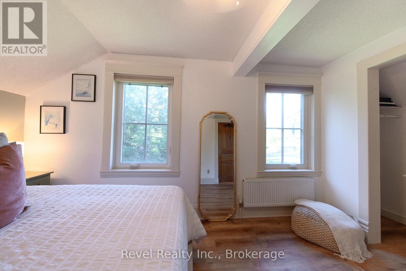 6905 Regent Street, Clearview, Ontario  L9Y 3Z1 - Photo 13 - S12444190