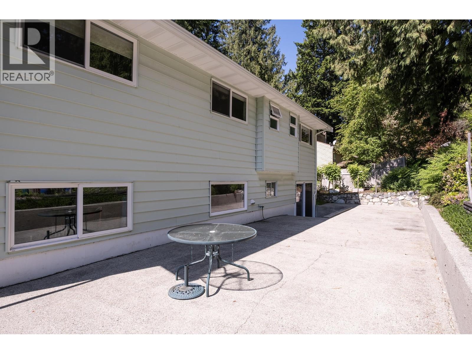 1238 Gower Point Road, Gibsons, British Columbia  V0N 1V3 - Photo 32 - R3077567