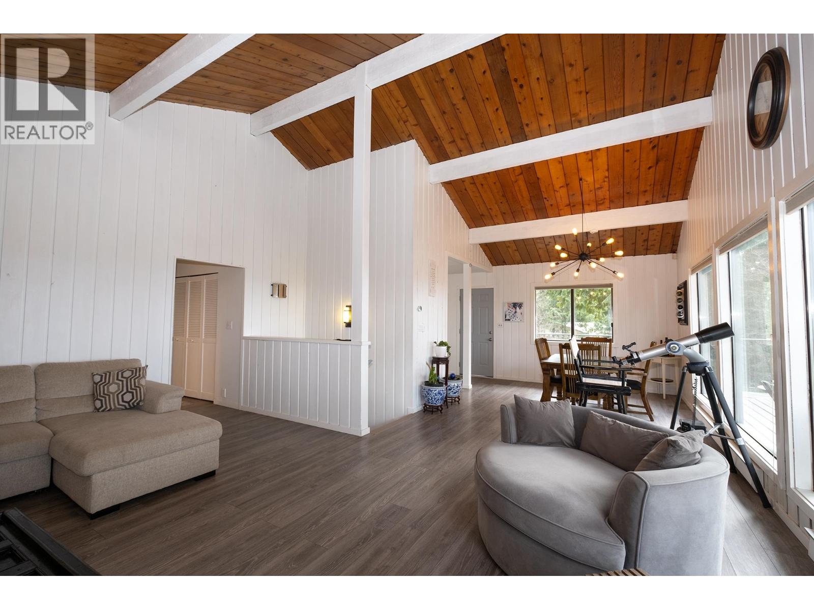 12870 Dogwood Drive, Pender Harbour, British Columbia  V0N 2H1 - Photo 6 - R3077569