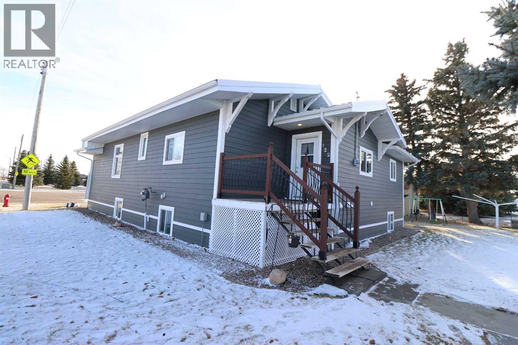 122 Centre St, Enchant, Alberta  T0K 0V0 - Photo 1 - A2276539