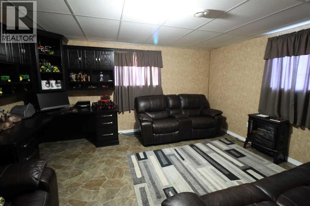 122 Centre St, Enchant, Alberta  T0K 0V0 - Photo 16 - A2276539